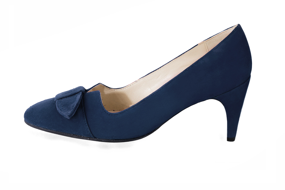 Navy blue women's dress pumps, with a knot on the front. Round toe. High slim heel. Profile view - Florence KOOIJMAN